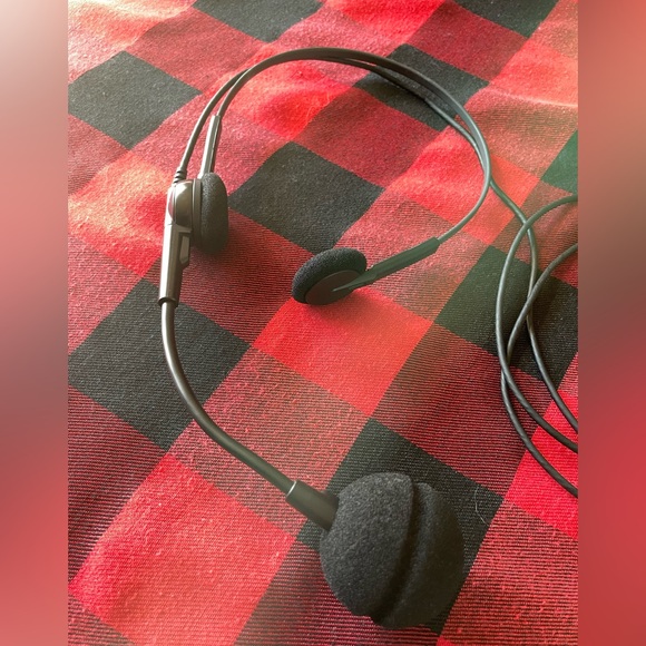 Wireless Headset Microphone - Picture 2 of 3